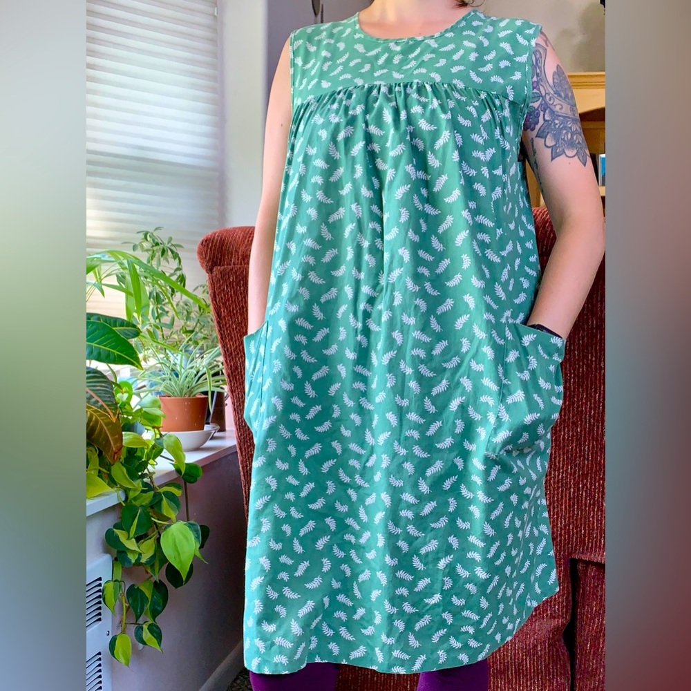 Granada New York Green Dress with Leaf Pattern